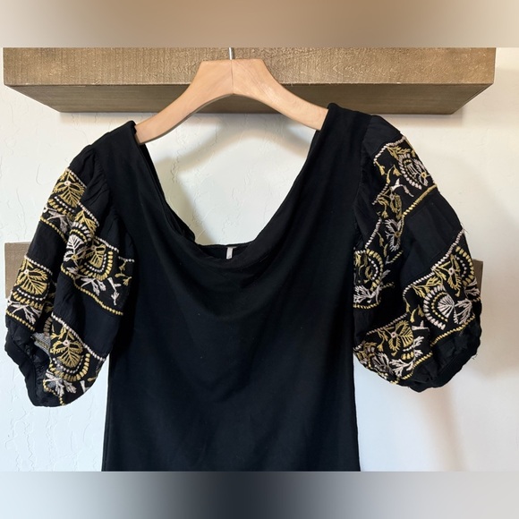 Free People|Black floral embroidered puff sleeve top “Rock with it”, Bohemian• - Picture 6 of 13